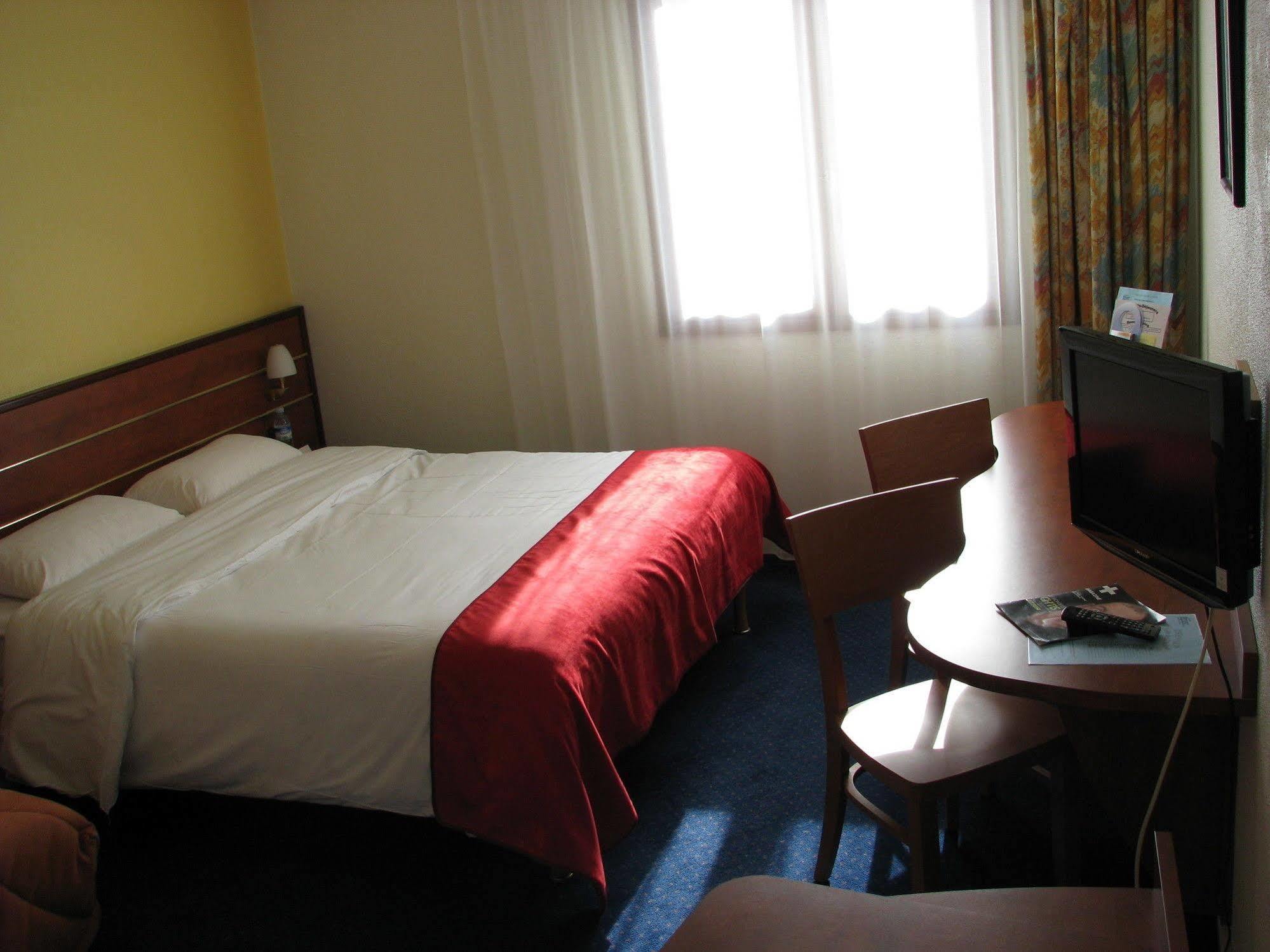 Brit Hotel Nantes Vigneux - L'Atlantel エクステリア 写真